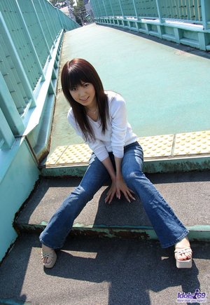 18 year old Bailey Brookes loosing nice natural tits and pink cunt free